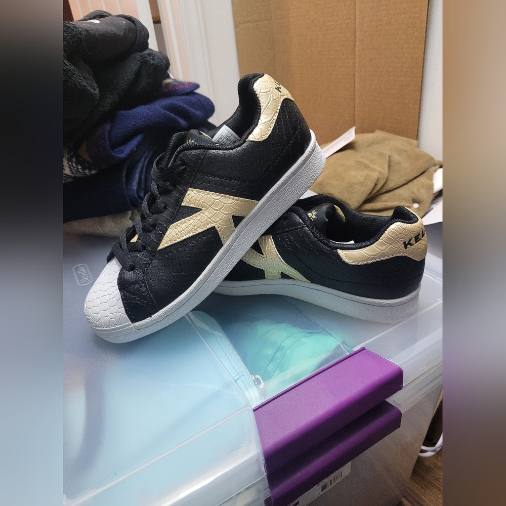 Women's sneakers